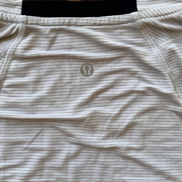 Men’s LuLu Lemon Shirt - Picture 3 of 3